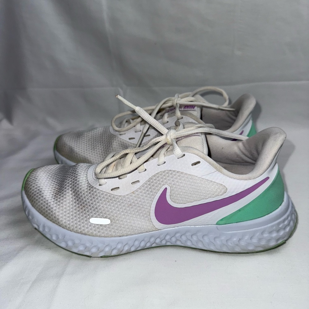 Nike Wmns Revolution 5 'White Green Glow Violet' running shoes size 8.5